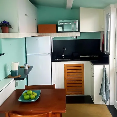 Conde Surf Camp - Capsule Beds Female Dorm Hostel Vila do Conde