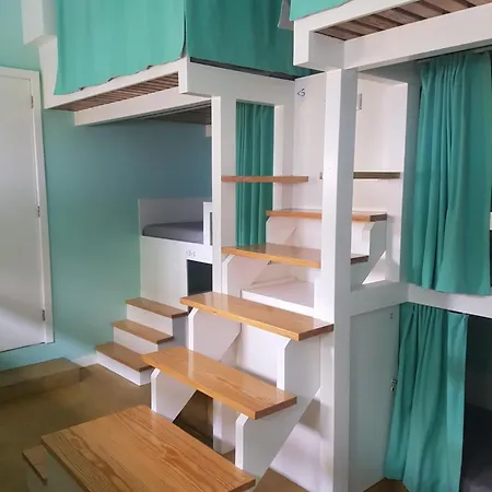 Conde Surf Camp - Capsule Beds Female Dorm