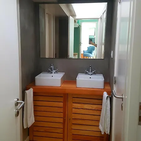 Conde Surf Camp - Capsule Beds Female Dorm וילה דו קונדה