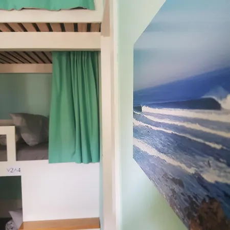 Hostel Conde Surf Camp - Capsule Beds Female Dorm