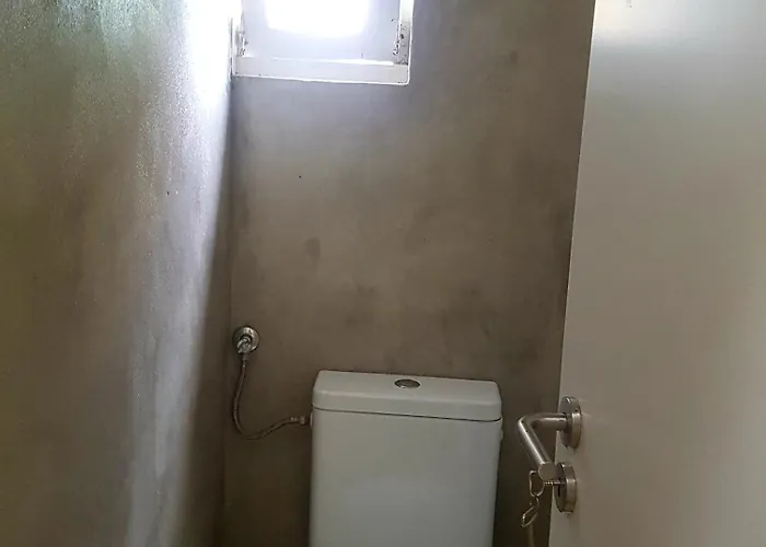 Conde Surf Camp - Capsule Beds Female Dorm