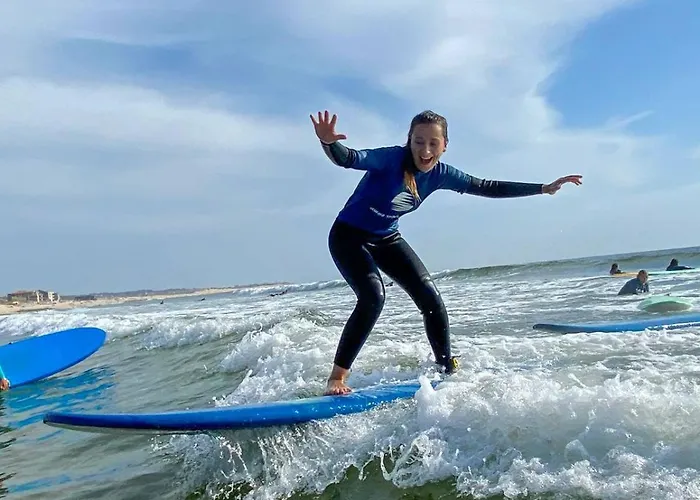Albergue Conde Surf Camp - Capsule Beds Female Dorm