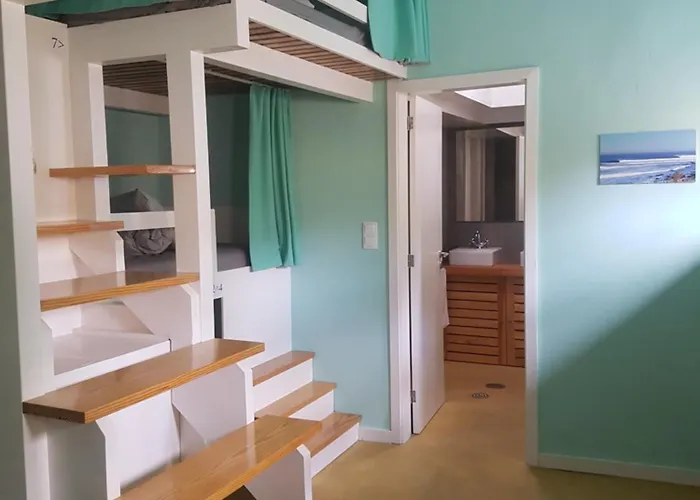 Albergue Conde Surf Camp - Capsule Beds Female Dorm *