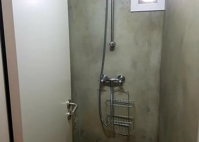 Conde Surf Camp - Capsule Beds Female Dorm *