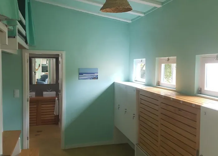 Conde Surf Camp - Capsule Beds Female Dorm