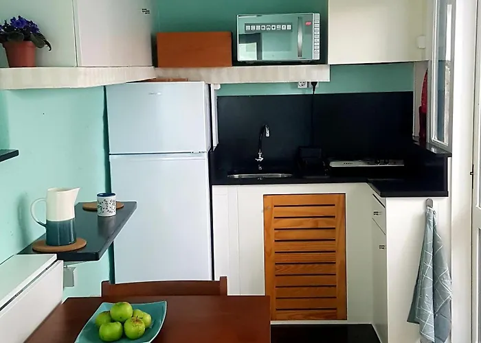 Conde Surf Camp - Capsule Beds Female Dorm Albergue Vila do Conde