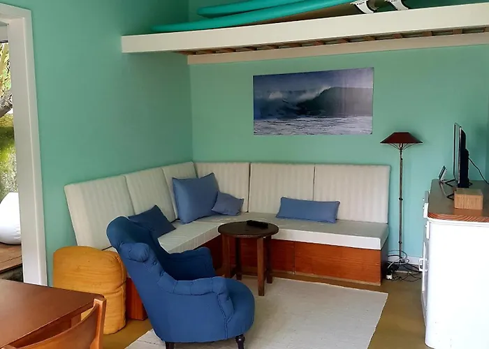 Conde Surf Camp - Capsule Beds Female Dorm *